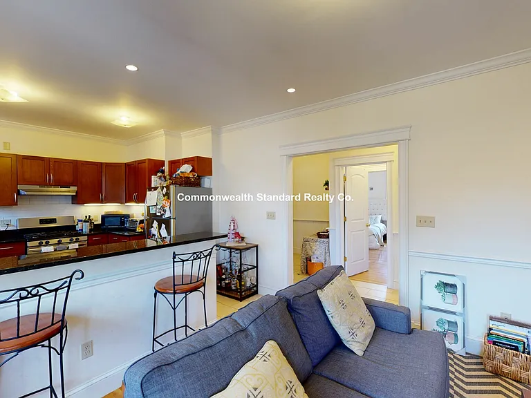 76 Quint Ave #1O — Photo 1
