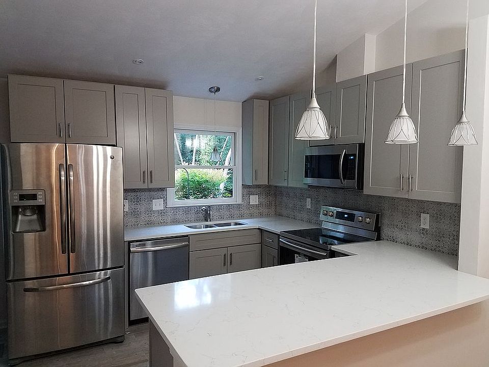 1st image of 4740 Oakcliff Dr