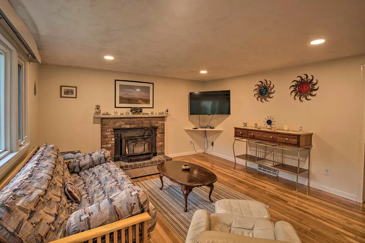 4 bed, 1800 sqft, $2,500 — Photo 2