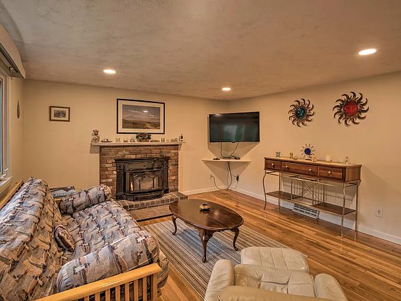 2nd image of 59 Tracy Ln