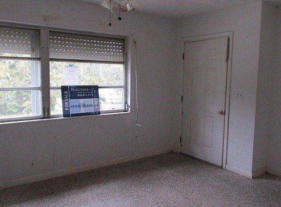 5th image of 23333 SW Rainbow Lakes Blvd