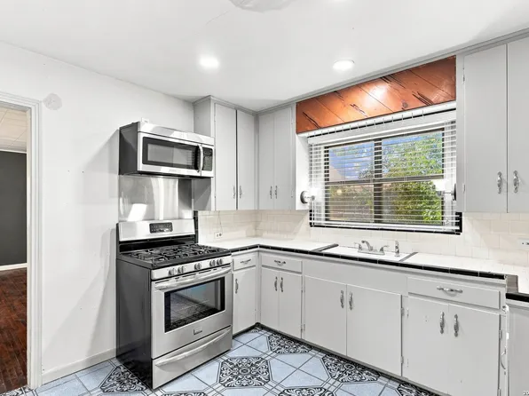 131 Freiling, San Antonio, TX 78213