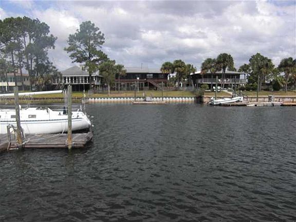 3rd image of 105 Walker Creek Dr