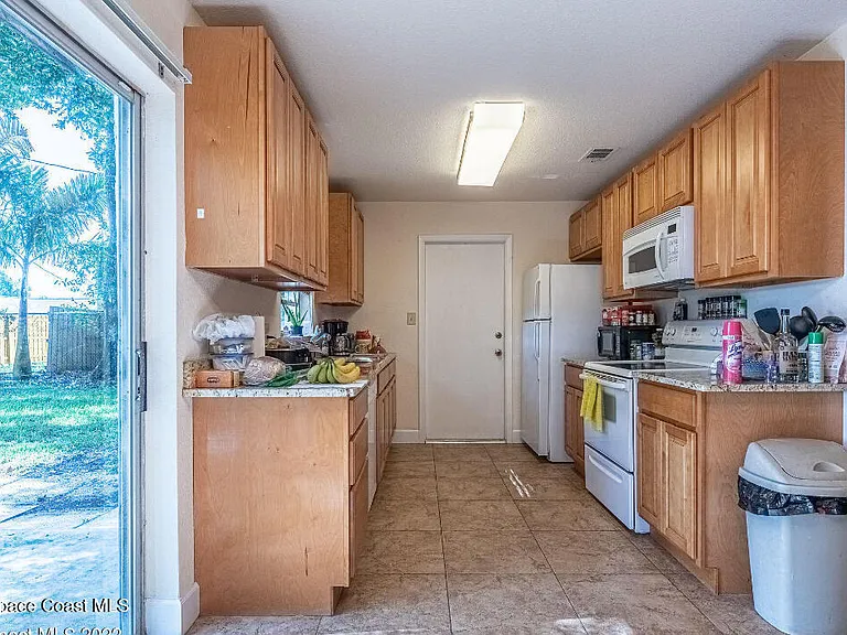 82 Haven Dr — Photo 11