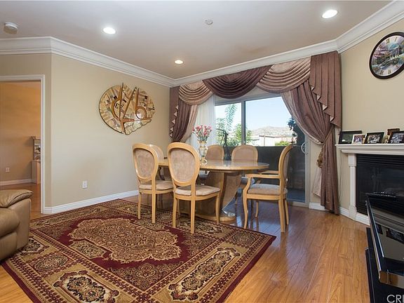 3rd image of 1515 Grismer Ave APT 201
