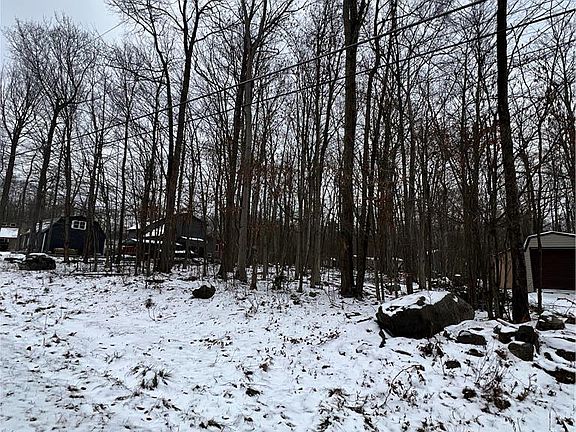4th image of 5108 Winamac Dr