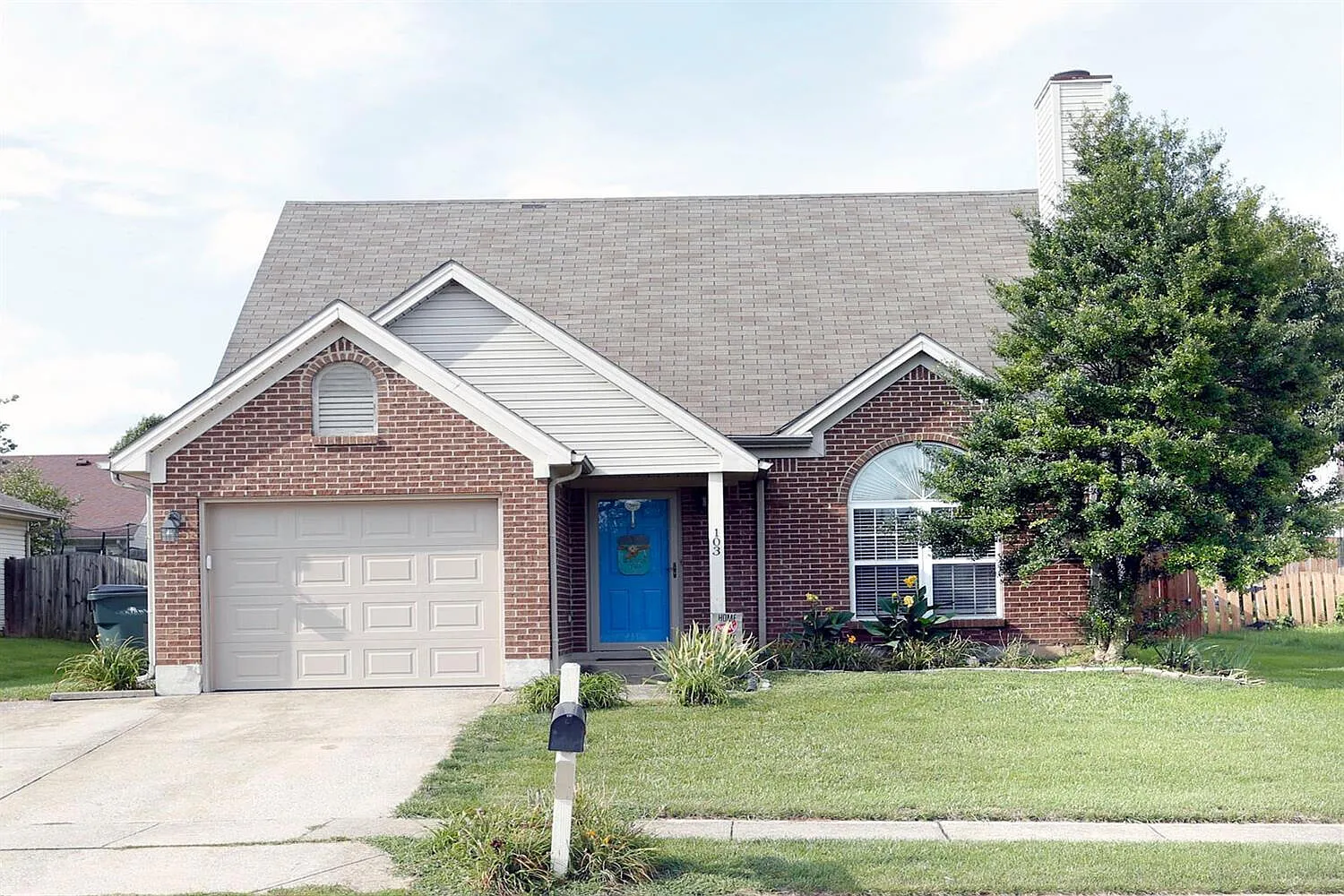 103 E Chopin Way photo 1
