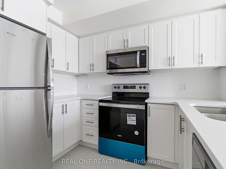 85 Mullin Dr #31A — Photo 3