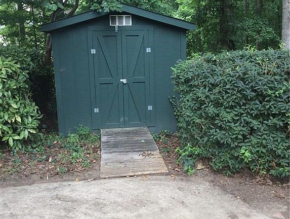 4th image of 5101 Olde Forest Dr