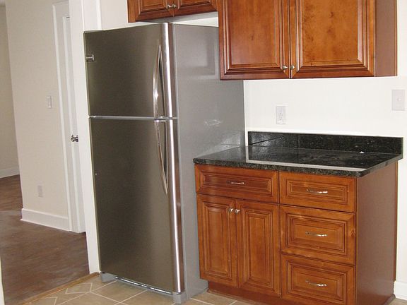 3rd image of 303 Dinwiddie St APT 4