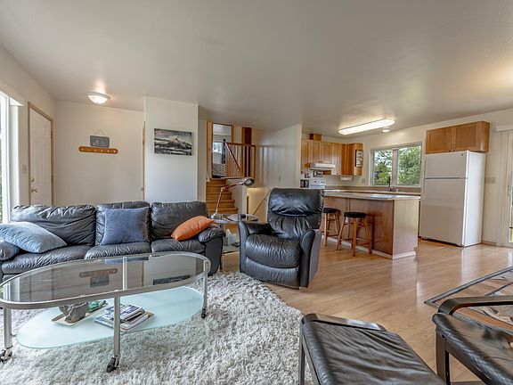 4th image of 2523 Scott Dr