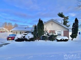 78 Plumtree Ln, Willingboro, NJ 08046
