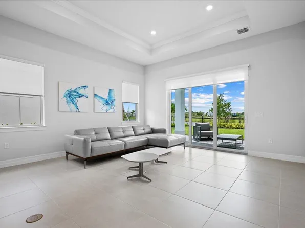 10571 Northbrook Circle, Palm Beach Gardens, FL 33412