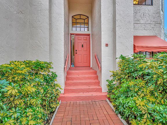 5th image of 7697 Lexington Club Boulevard Boulevard #D