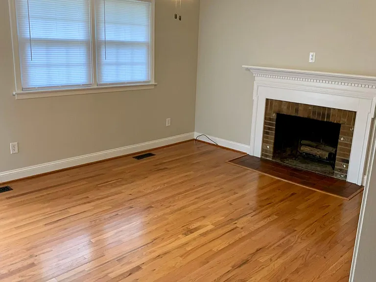 1704 Caraway Ct — Photo 2