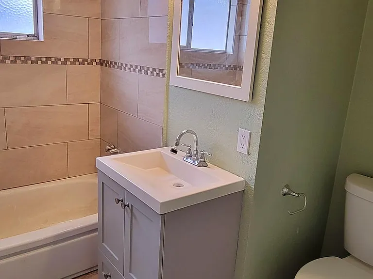 650 Stevens Ave — Photo 6