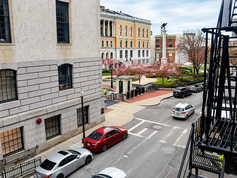 21 Beacon St #3R — Photo 7