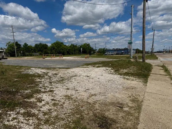 2514 6th St, Lake Charles, LA 70601