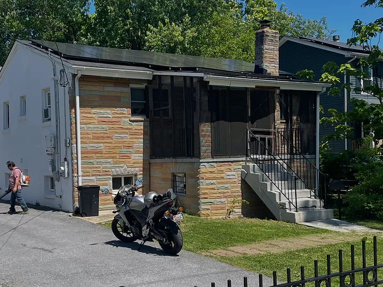 Eastern Ave — Photo 2