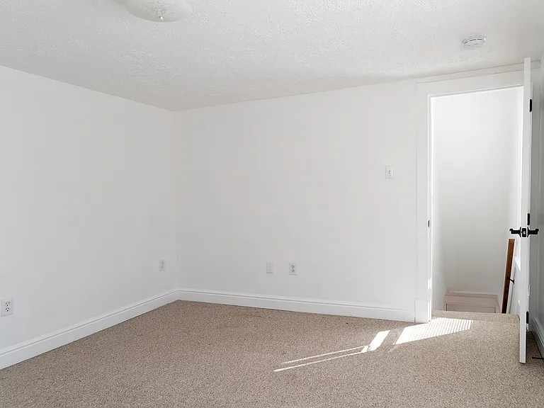 351 Ferry St — Photo 17