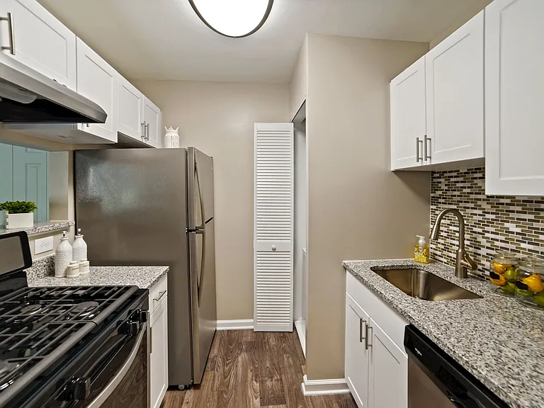 Parke Laurel Apartment Homes — Photo 9