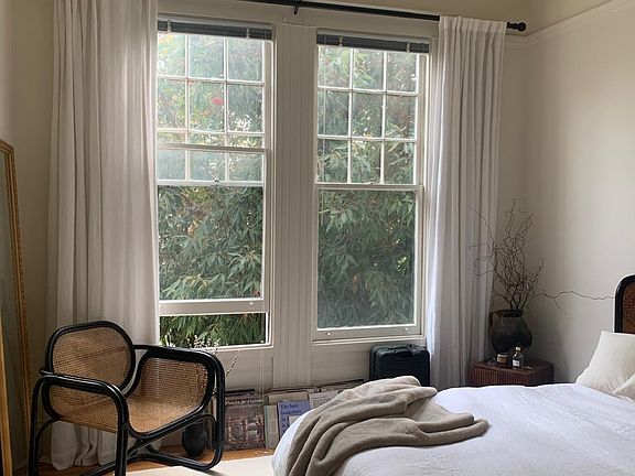 2nd image of 3554 Sacramento St #1