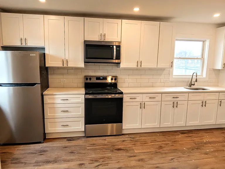 S 13th Ave — Photo 1
