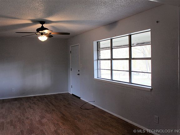 4th image of 106 SE 2nd St