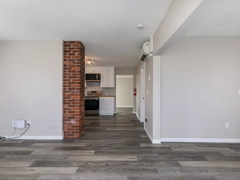 33450 SW Hall St — Photo 4