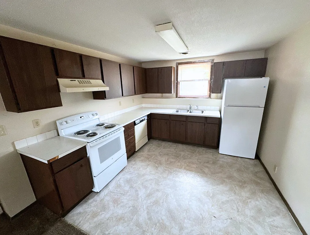 2 bed, $675 — Photo 2