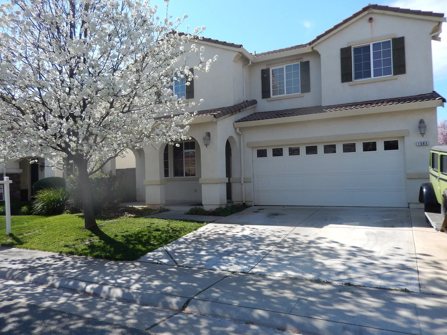 1085 Ashford Ln photo 1