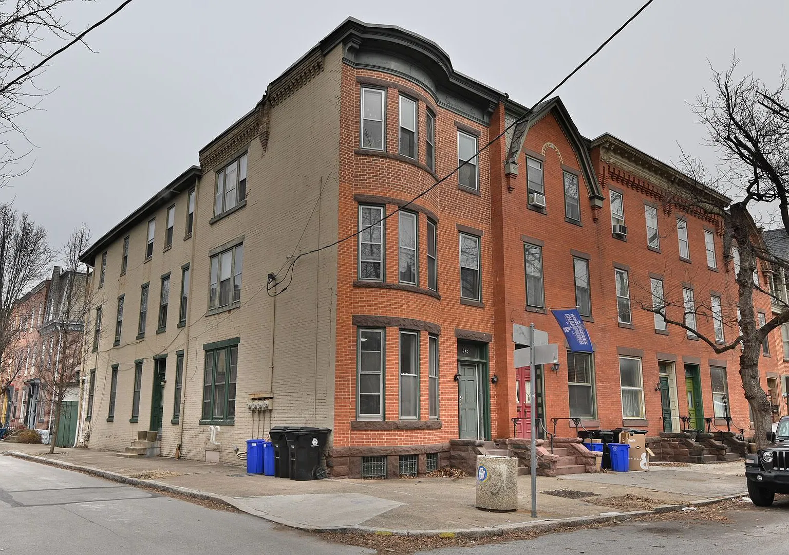 208 Hamilton St — Photo 1