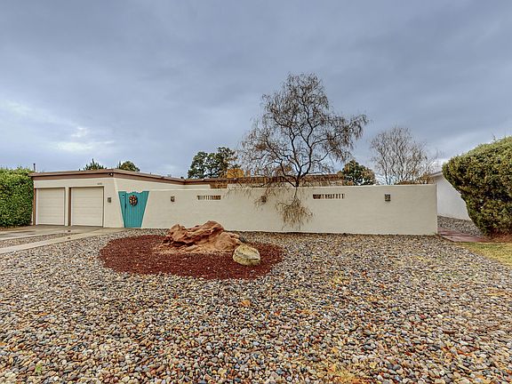2nd image of 6101 Truchas Dr NE