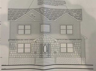 14 Lindgren St, Merrick, NY 11566