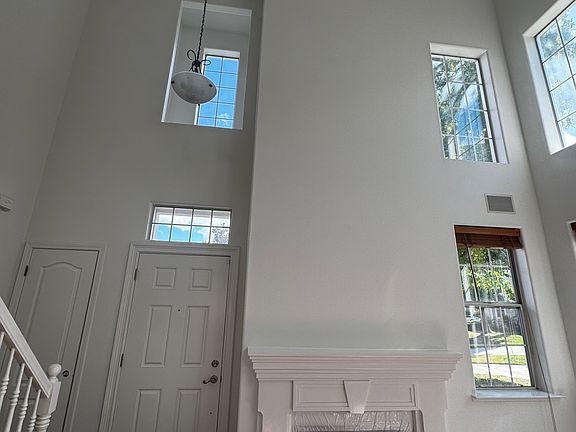 3rd image of 1095 E Monticello Cir