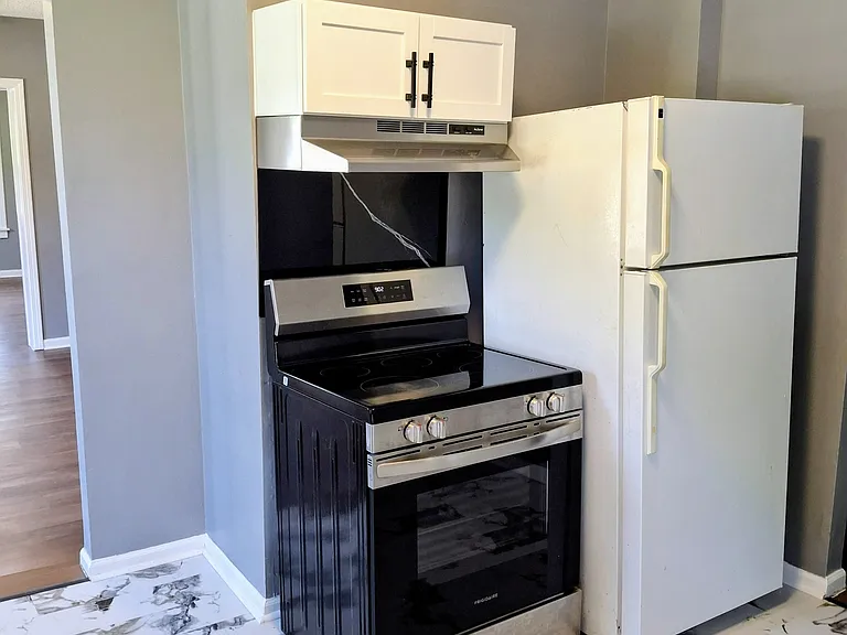 515 Berkshire Ave — Photo 3