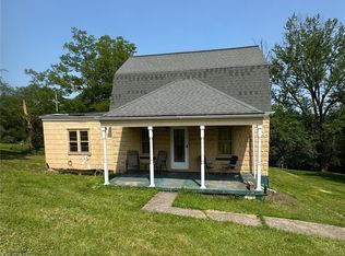 115 1/2 Ekey St, Steubenville, OH 43953