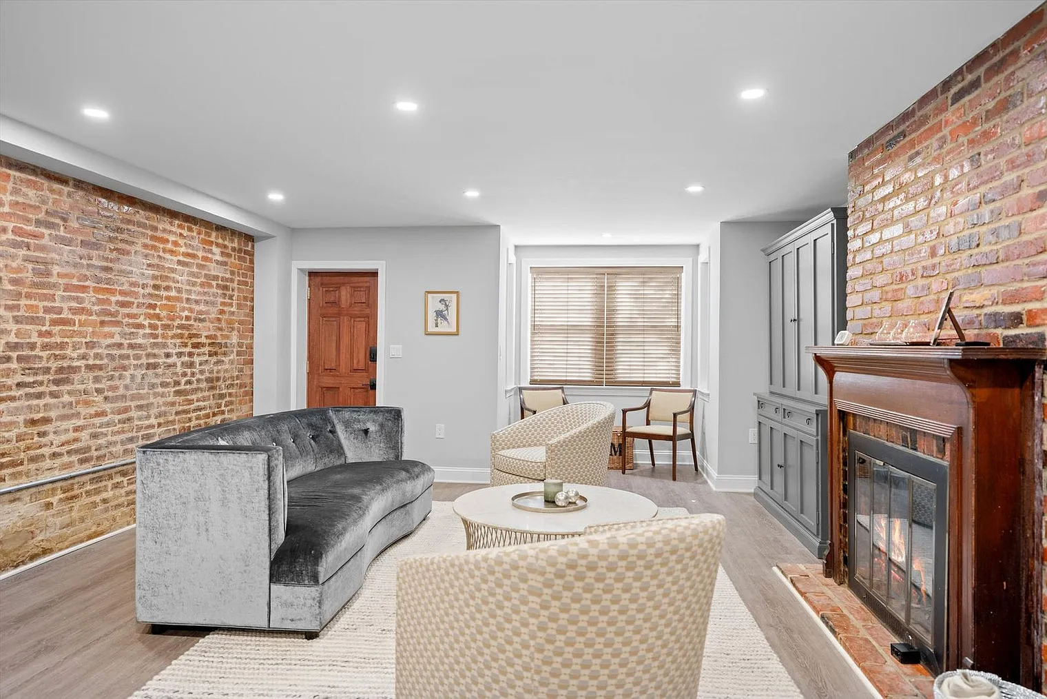1 bed, 1.0 bath, 10225 sqft, $3,498 — Photo 1