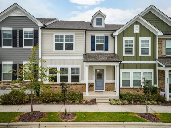 807 Trestleview St, Fuquay Varina, NC 27526