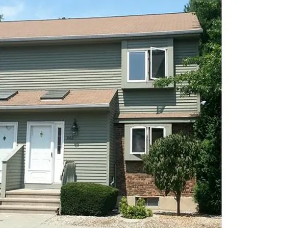 902 Sand Stone Dr, South Windsor, CT 06074