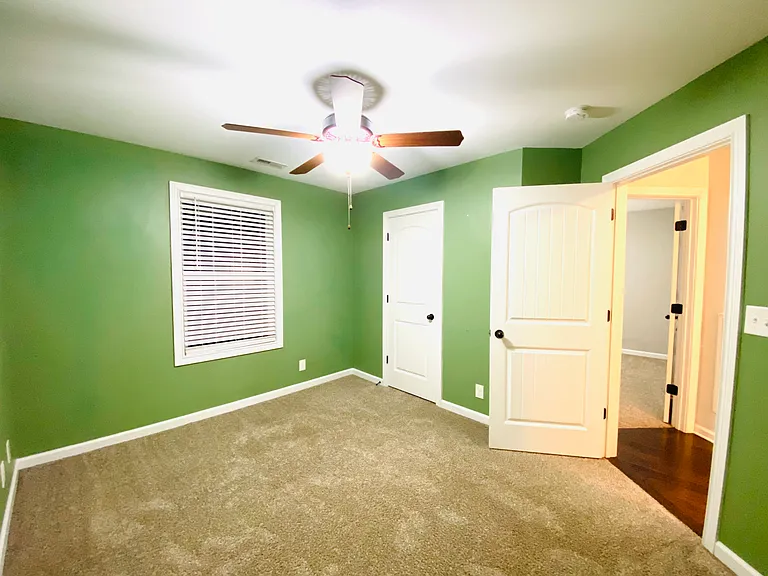 1194 Eagles Bluff Dr — Photo 45