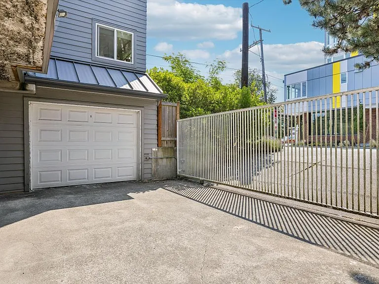 One car garage parking