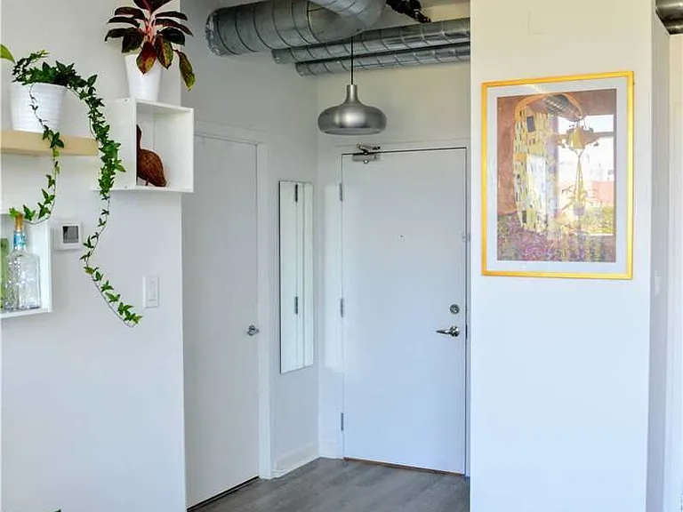 955 Queen St W #Penthouse 15 — Photo 12