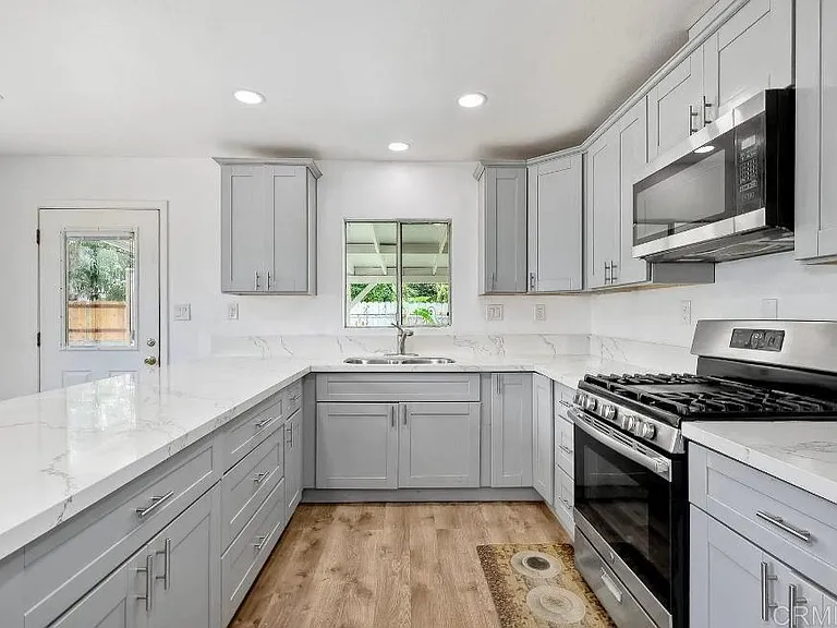735 Belvia Ln #735 — Photo 10