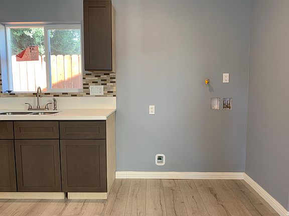 5th image of 6852 Langdon Ave