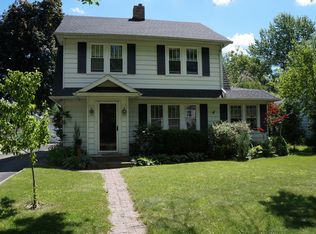 1110 Vassar Dr, Kalamazoo, MI 49001