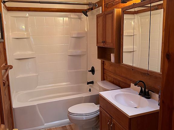 4th image of 10255 Mountain Ln