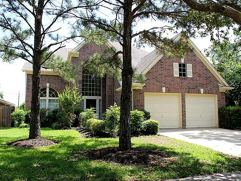 4614 Forest Home Dr — Photo 1