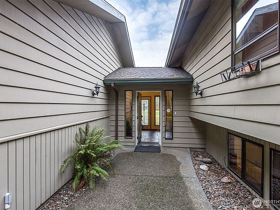 4th image of 3547 Deer Park Road