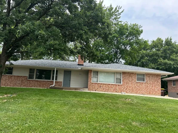 5822 1/2 Dafred Dr, Rockford, IL 61107